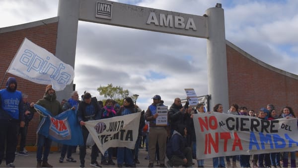 Abrazo al INTA-AMBA: trabajadores y vecinos se posicionaron ante el cierre del organismo