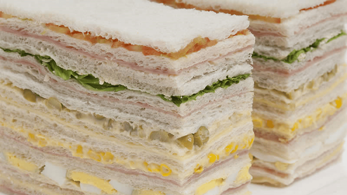Un influencer gastronómico admitió que el paraíso de los sánguches de miga está en Ituzaingó