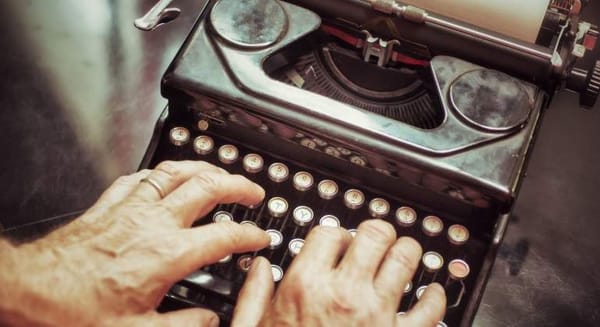 "Nota al pie": Hoy comienza en Morón el ciclo de literatura y periodismo