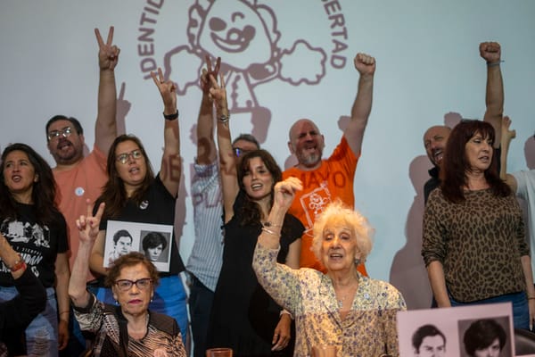 "La identidad siempre florece": Las Abuelas de Plaza de Mayo encontraron al Nieto 140