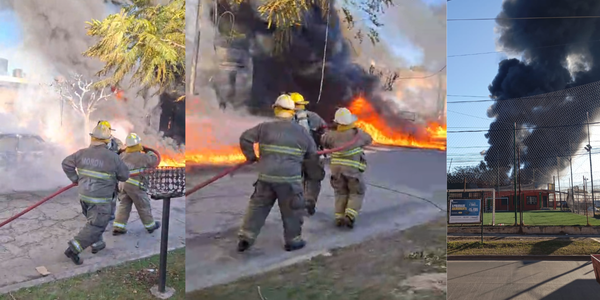 Impactante incendio en una química de Ituzaingó, quemó autos y casas vecinas