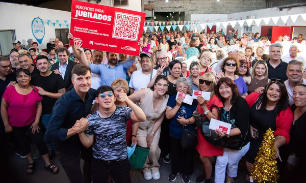 Morón: Se realizó una nueva entrega de Tarjetas de Beneficios para jubilados