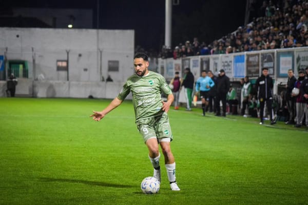 Un jugador de Ituzaingó sufrió una grave lesión