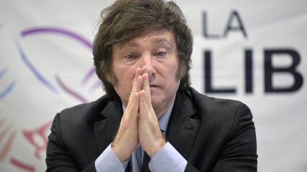 Se desploma Milei en las encuestas y el gobierno entra en crisis