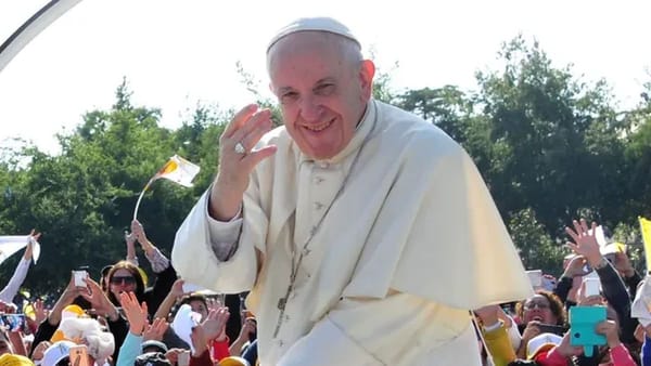 Llega a Ituzaingó una muestra fotográfica en homenaje al Papa Francisco