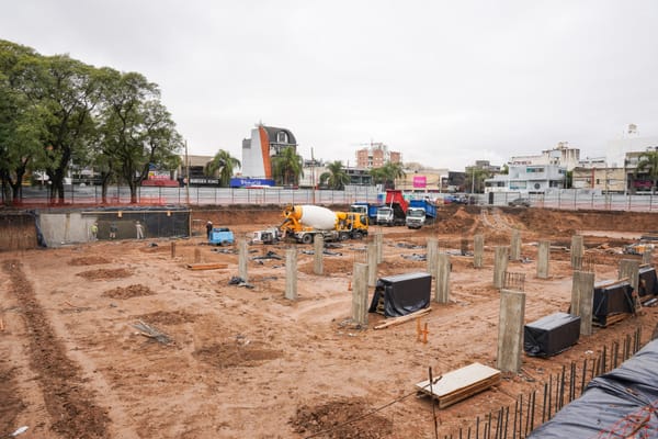 Avanza la obra de la plaza 20 de febrero