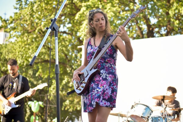 Finde en Ituzaingó con "Música en la Plaza" y muestras de arte