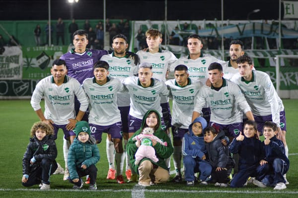 Ituzaingó volvió a perder sobre el final