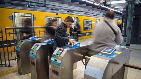 El gobierno eliminó el descuento en la SUBE por el segundo viaje y castiga al Conurbano