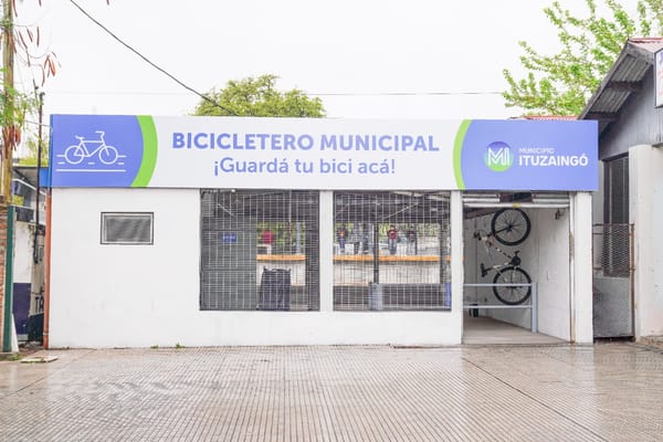 Ituzaingó: cómo funciona el bicicletero municipal junto a la estación del Tren Sarmiento