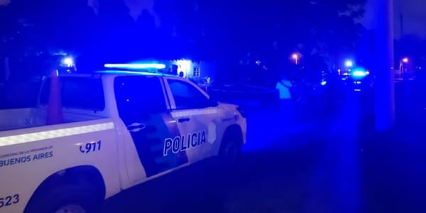 Violento intento de robo en Morón: delincuentes en moto balearon a un efectivo policial
