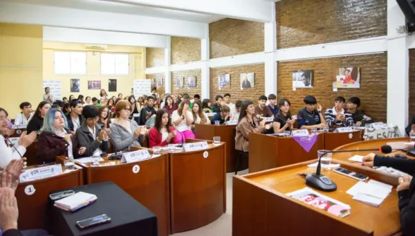 Parlamento Juvenil Bonaerense: Ituzaingó debatió en el Concejo Deliberante y eligió a sus representantes