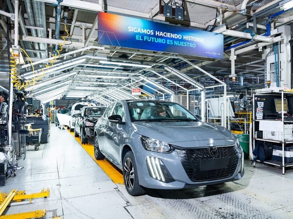Alarma: Peugeot paralizó totalmente su planta de El Palomar