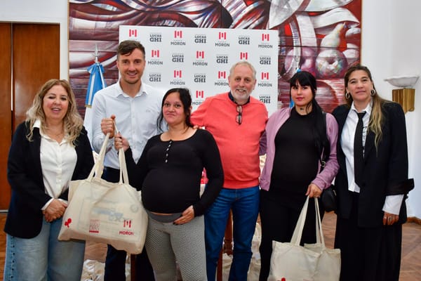 Morón entregó 50 kits a personas gestantes a través del Programa 1000 Días