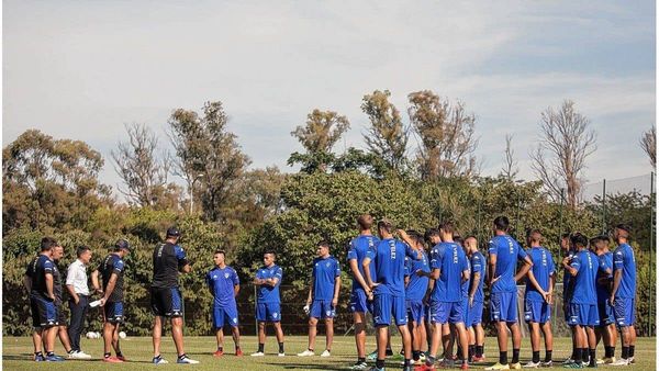 Brotes de COVID en el fútbol argentino en el inicio de la pretemporada