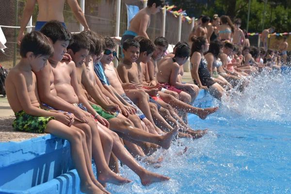 Se abrieron las inscripciones para disfrutar la escuela de natación en Ituzaingó