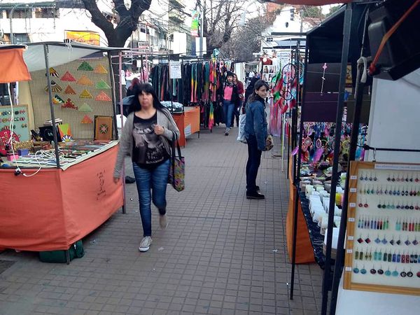 A 30 años de su surgimiento, conoce la historia de la feria artesanal de Morón