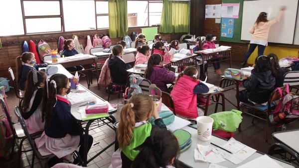 Inicio de clases: Con presencialidad al 100 por ciento, la Provincia entregará barbijos de calidad a los y las alumnas.