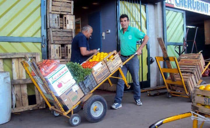 El bono de 18 mil pesos será compatible con los planes sociales y la AUH, lo cobrarán todos