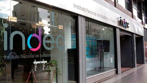 El INDEC informó que los salarios crecieron un 7,4% en marzo