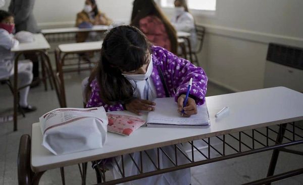 Padres organizados de Morón reclaman por mejores condiciones en las escuelas del distrito