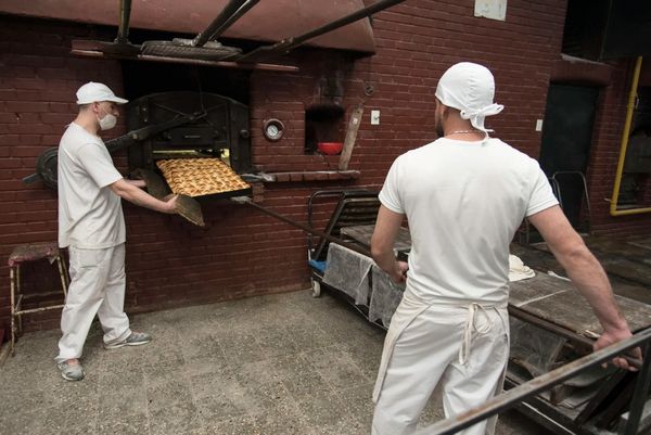 Fuertes críticas a Tombolini de los panaderos, el precio del pan podría subir a 450 pesos