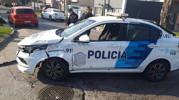 Villa Ariza: chocan un patrullero y un auto durante un alerta