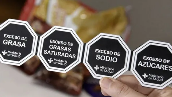 Desde el sábado, las grandes marcas deben etiquetar sus productos por exceso en grasas, azúcares, sodio y calorías