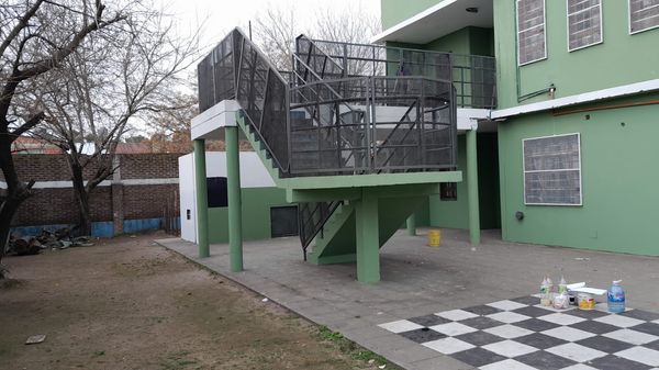 Ituzaingó: quieren desplazar a la directora de la secundaria 14 después de que la agredieran brutalmente