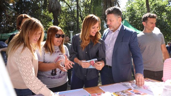 Merlo: Victoria Tolosa Paz y Karina Menéndez entregaron maquinarias y herramientas para cooperativas