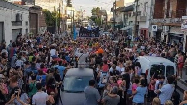 El Palomar: Bomberos Voluntarios y Papa Noel repartirán juguetes y golosinas