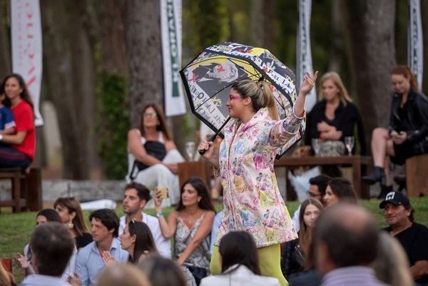 Ituzaingó: Invitan a los y las vecinas a desfilar para un evento de moda