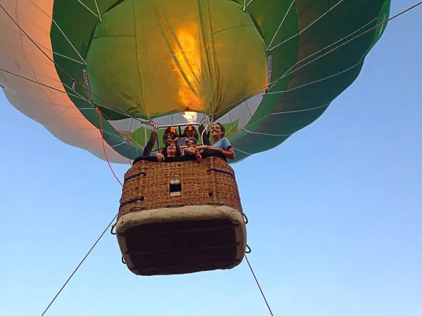 Esta tarde habrá una feria en Moreno donde se podrá volar en un globo aerostático