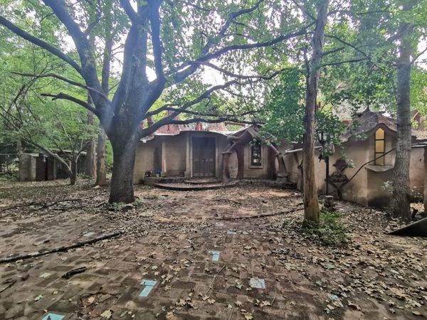 Una joya en medio de la ciudad: la historia de la casa estilo Gaudí ubicada en Moreno