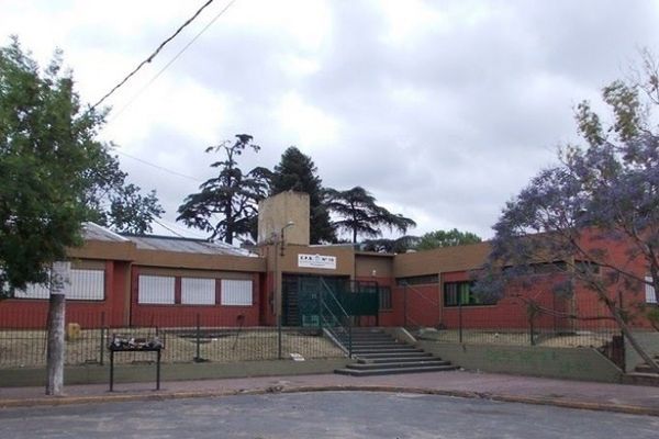 Ituzaingó: dos menores detenidos por robar en la Escuela 10 del Espacio Verde