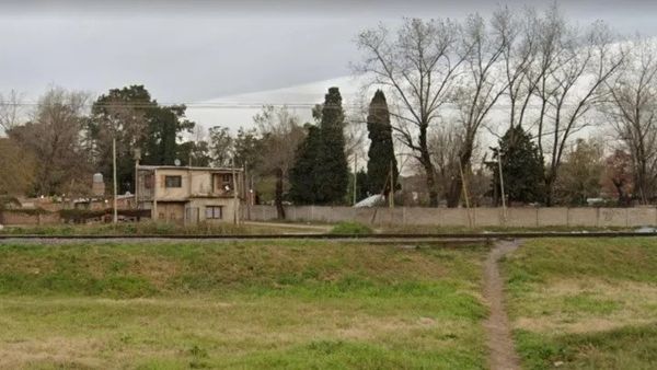 Merlo: encontraron un hombre asesinado en Libertad tirado en la vereda