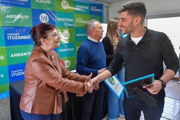 Emprendedores de Ituzaingó recibieron certificados del Ministerio de Trabajo