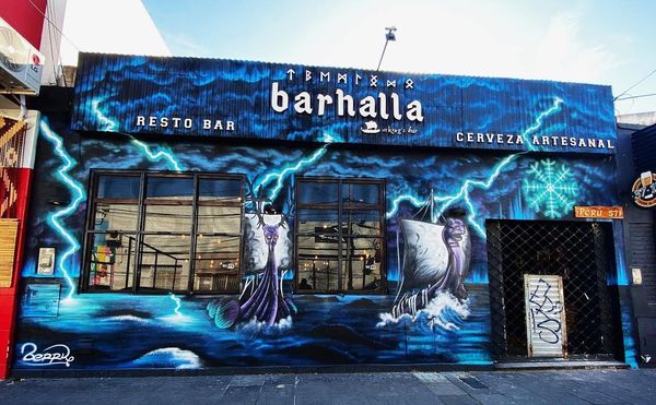 Barhalla Vikingsbar, el bar temático de Merlo que es furor en las redes sociales
