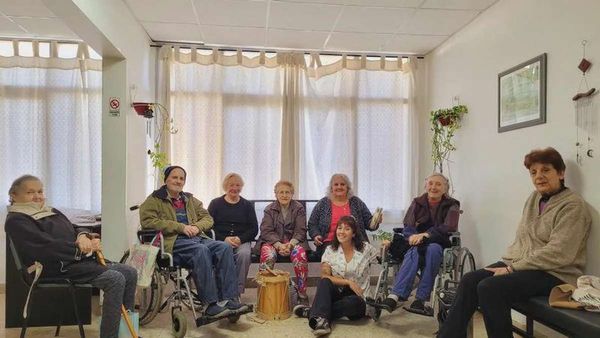 La historia de la residencia de adultos mayores de San Justo que se animó a probar suerte en Tik Tok