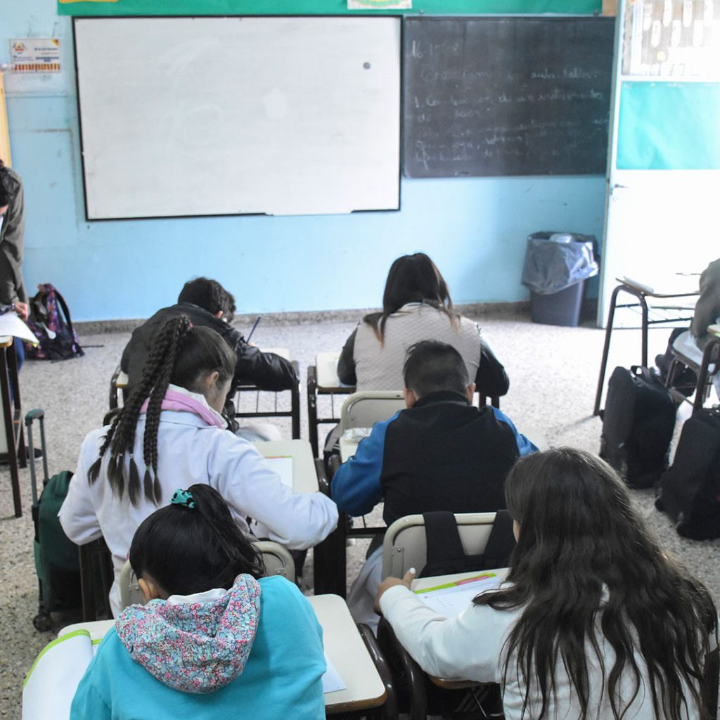 Miles de escuelas se suman a "Una hora más", programa que también rige en Ituzaingó.